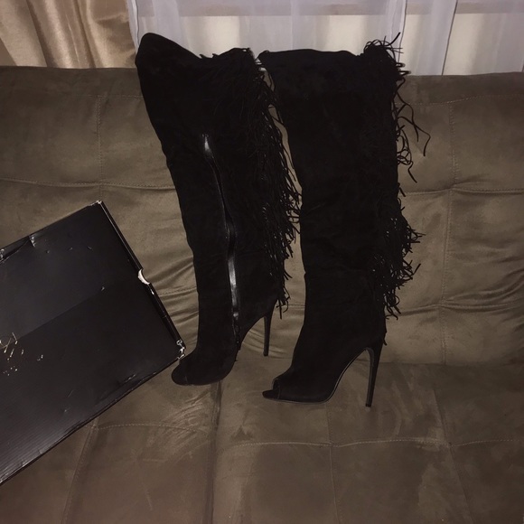 Boots - Picture 4 of 4